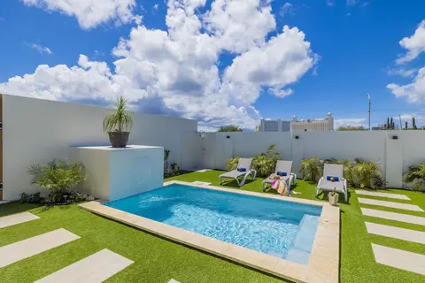 Brand NEW 3BR w Private Pool Walk to Palm Beach