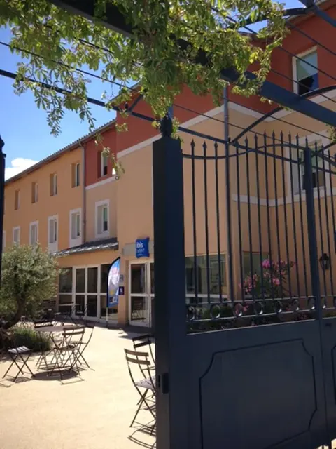 First Inn Hotel