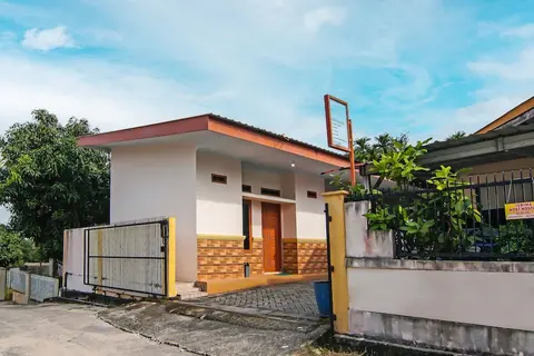 SPOT ON 92093 Feri Homestay