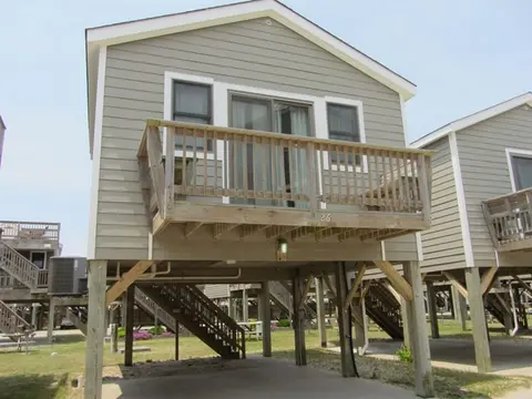 26 Salty Dogs Studio Bedroom Condo by RedAwning