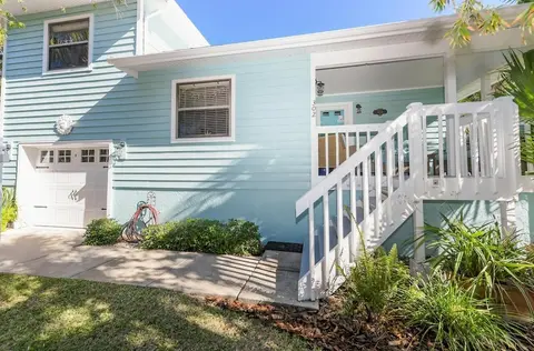 Sunset Beach 2 Bedroom Villa by RedAwning