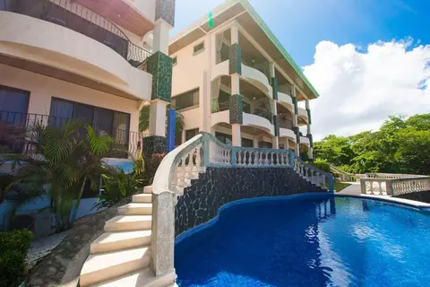 Beautiful Condo in Peaceful Cliffside Location with a Private Balcony & Stunning Ocean and Mountain Views