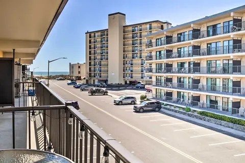Steps to Ocean City Beach: Condo w/ Balcony