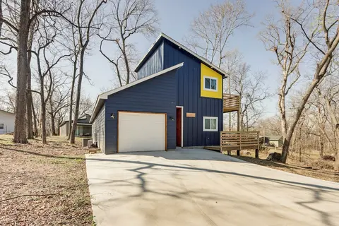 1/2 Mi to Grand Lake: Home w/ Furnished Deck!