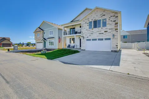 Spacious Utah Home w/ Hot Tub < 1 Mi to Bear Lake!
