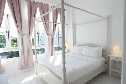 Milk White Homestay