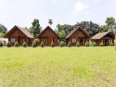 OYO 883 Pavo Resort