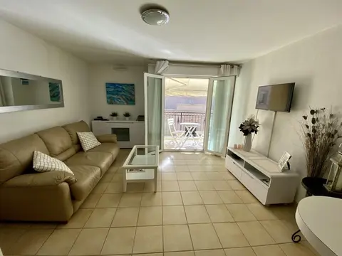 One Bedroom Apartment in the Center of Cannes a few Steps From the Beaches and the Conference Center - 2005