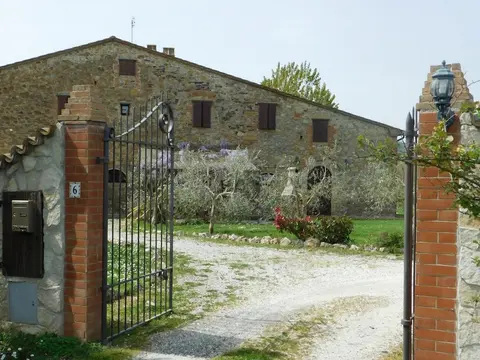Maremma 2 apt in Tuscany With Garden and Pool
