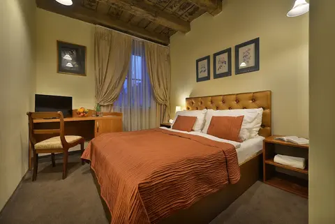 Hotel U Tri Pstrosu