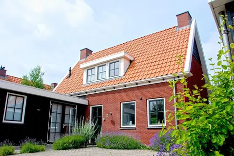 Villa in Colijnsplaat by the Lake