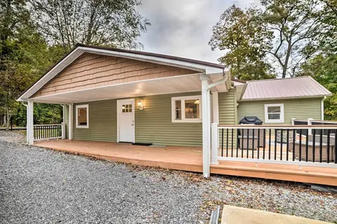 Private Dock & Lake Access: Benton Family Home