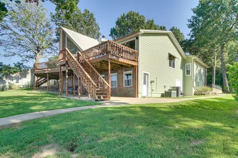 Boat Dock + Waterfront Patio: Grove Hideaway!