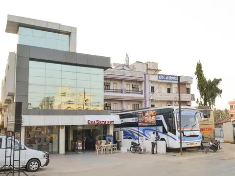 OYO 4185 Hotel Sachin Excellency