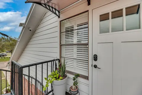 Edinburg Escape w/ Smart TV Near Firemen's Park!