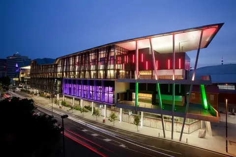 Fortitude Valley 2bed Parking Pool Showground Qfv010