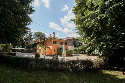Enchanting Family Country House Near Rome