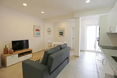 B88 - Mendon a Street Apartment