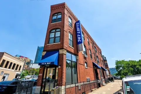 Easy Access To Downtown Or Walk To Local Hot Spots - This Location Can't Be Beat - 747 Lofts Cabin 203 by RedAwning