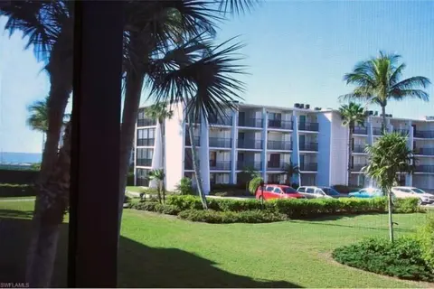 Sundial Beach Resort by Dream Vacation Rentals