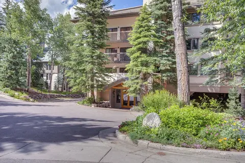 Walk to Beaver Creek Village: Cozy Condo!