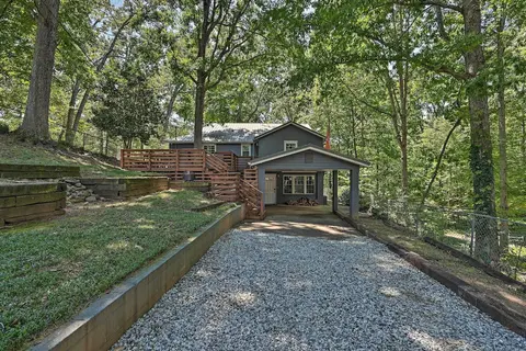 Chic House w/ Private Dock on Lake Hartwell!