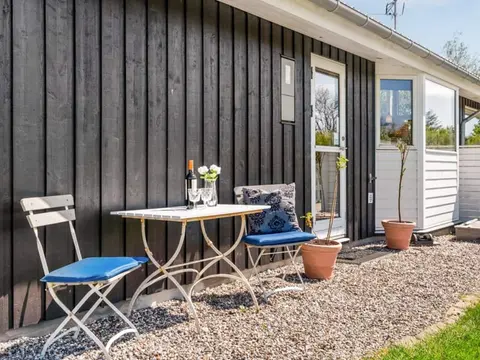 5 Star Holiday Home in Humble