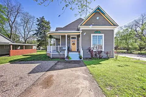 Renovated 'carnegie Cottage' - Walk to Dtwn!