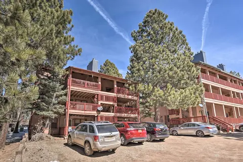 Angel Fire Condo w/ Fireplace < 1 Mi to Ski Resort