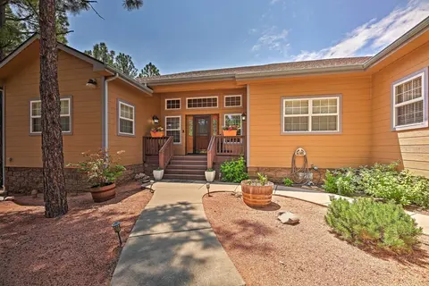 Upscale Show Low Haven w/ Fire Pit & Game Room!