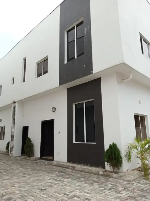 Stunning 2-bedroom, 3-bathroom Apartment Lekki 2