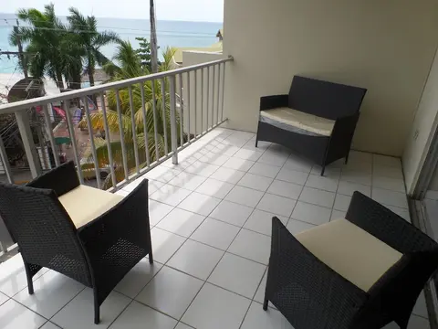 Skyclub Beach Suite at Mobay Club