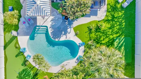 Tropical Paradise in Largo
