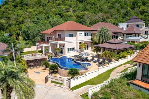 5 Bedroom Pool Villa Close To Town H5