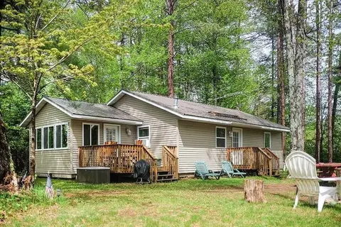 Quaint Clam 2 Bedroom Home