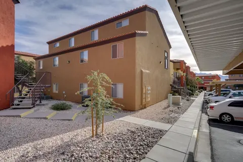Resort Pool & Spa Access: Mesquite Condo!