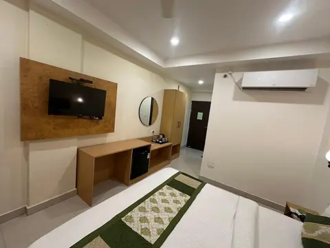Yatharth Inn