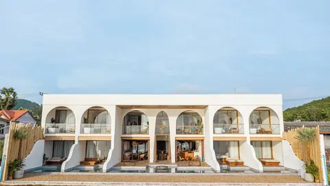 Tasana Bar and Luxury resort