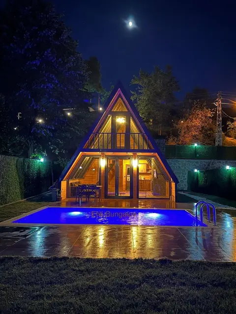 EHLI BUNGALOV