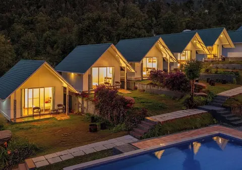 Gardenia Kanthalloor by VOYE HOMES