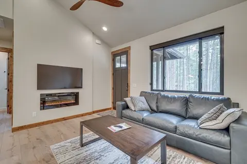 Contemporary & Cozy! Pinetop Country Club Casita