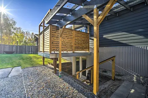 Alluring Anchorage Apt - Walk to Coastal Trl!