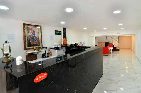 Papa Ji Hotel and Restaurant