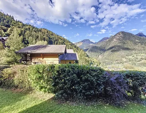 Quietly Located Chalets With Hammam
