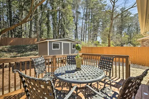 Fire Pit & Deck: Atlanta Home ~ 8 Mi to Dwtn!