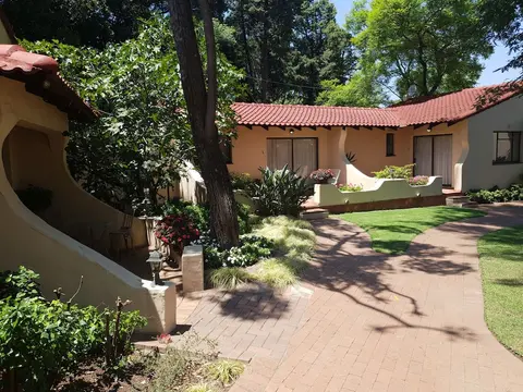 Villa Botanica Executive Guest House