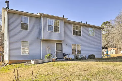 Updated Lithonia Cottage ~ 7 Mi to Stone Mtn!