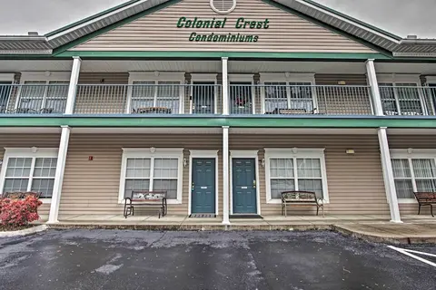 Parkway Condo ~ Walk to Island in Pigeon Forge!