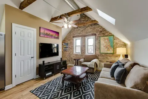 Bright & Lofty Bucktown 1BR by AllSet Turnover