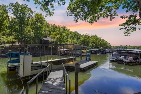 Stunning Views of the 7.5mm, Private Dock, Spacious Decks, Kayaks & More!
